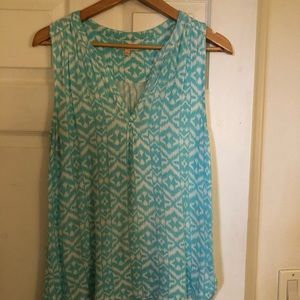 Ladies Skies are Blue sleeveless blouse